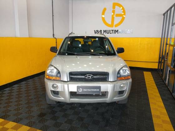 HYUNDAI TUCSON 2.0 MPFI GL 16V 142CV 2WD GASOLINA 4P AUTOMÁTICO HYUNDAI TUCSON 2.0 MPFI GL 16V 142CV 2WD GASOLINA 4P AUTOMÁTICO